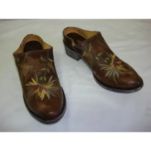 ELLIE CLOGS