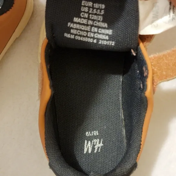 H&amp;M Peanuts Snoopy Toddler Sneakers Size 2.5