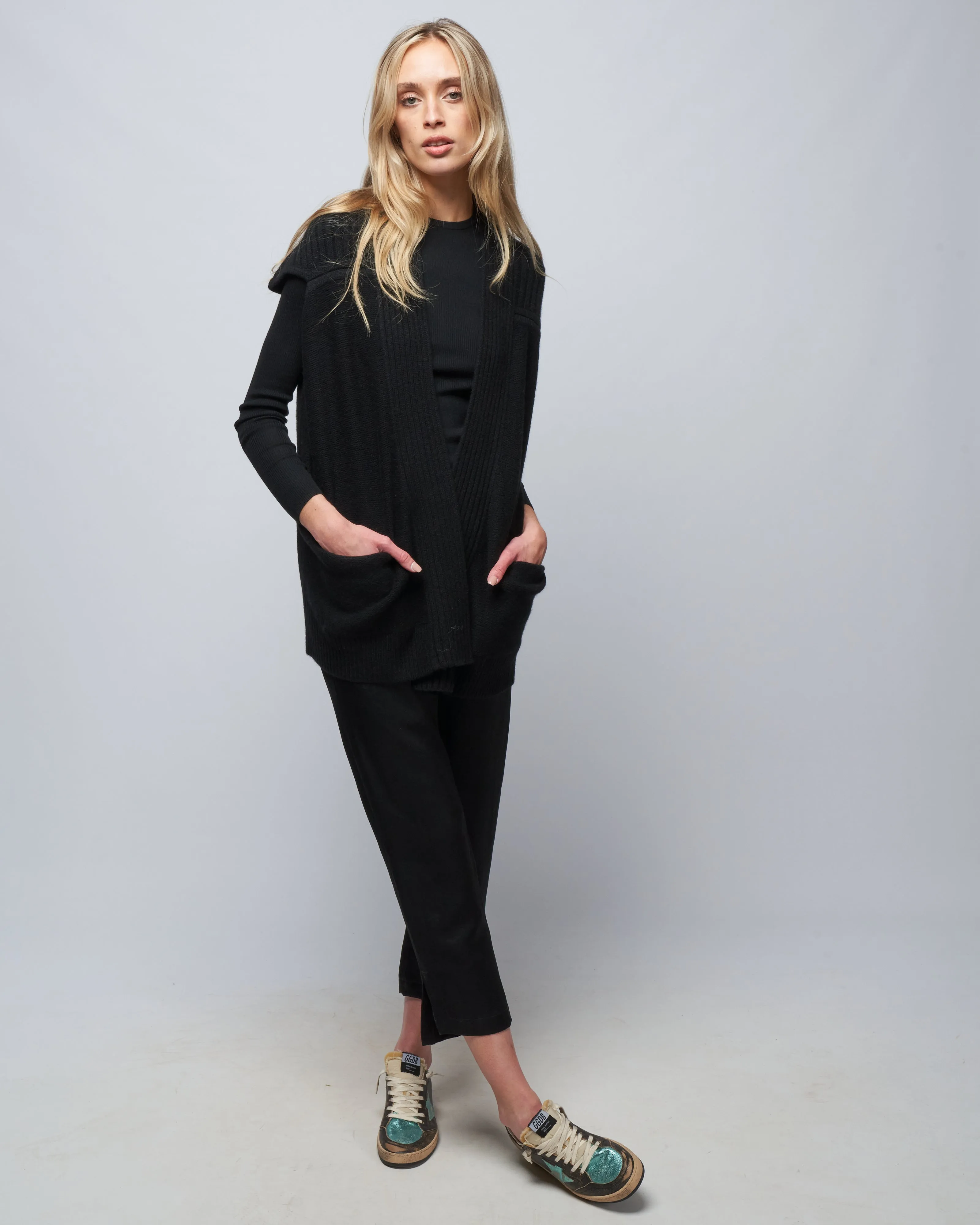 nian shrug- cashmere - black
