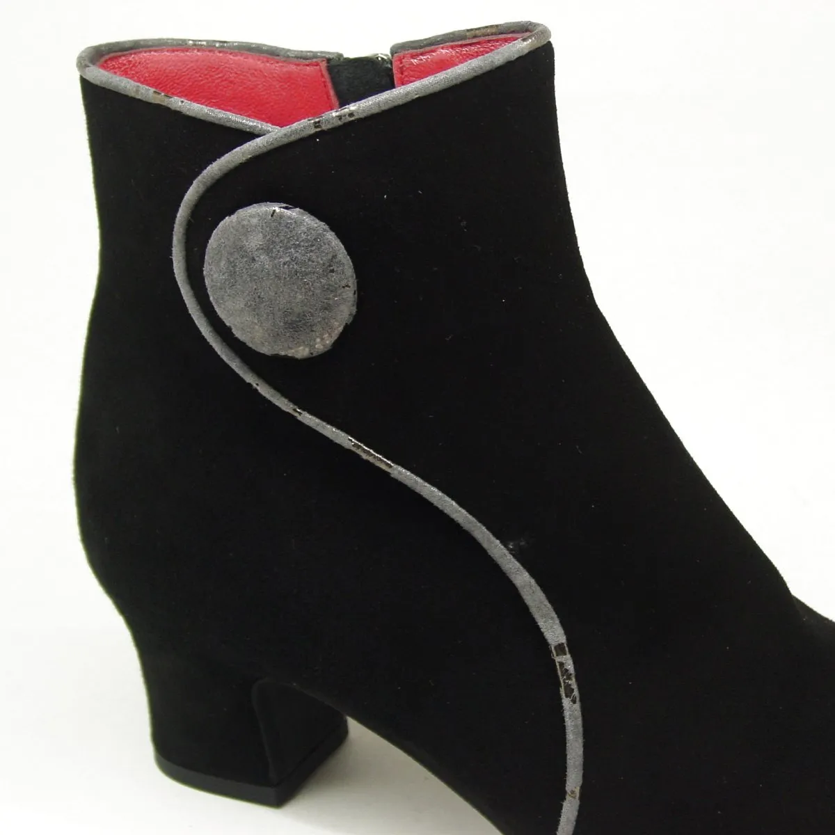 P 1879 Black Ardesia