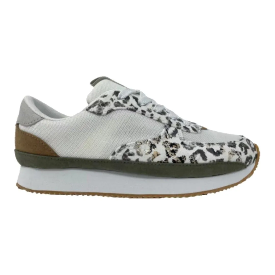 Runner sneakers