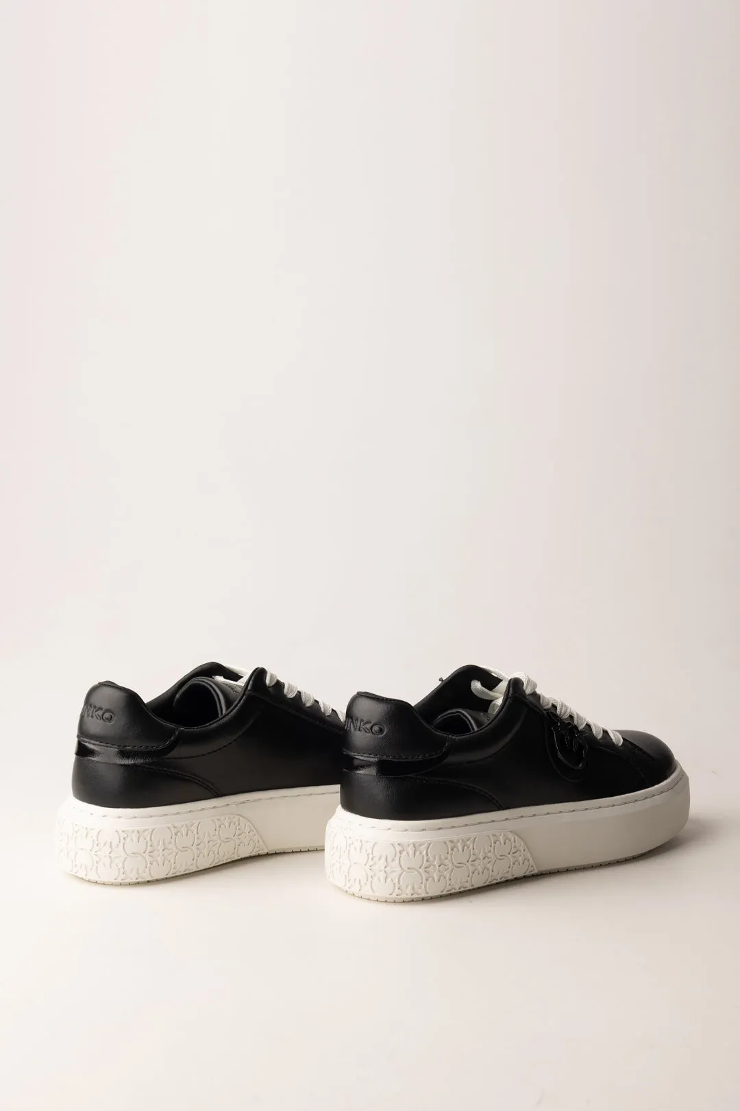 Sneakers con Dettagli Logo