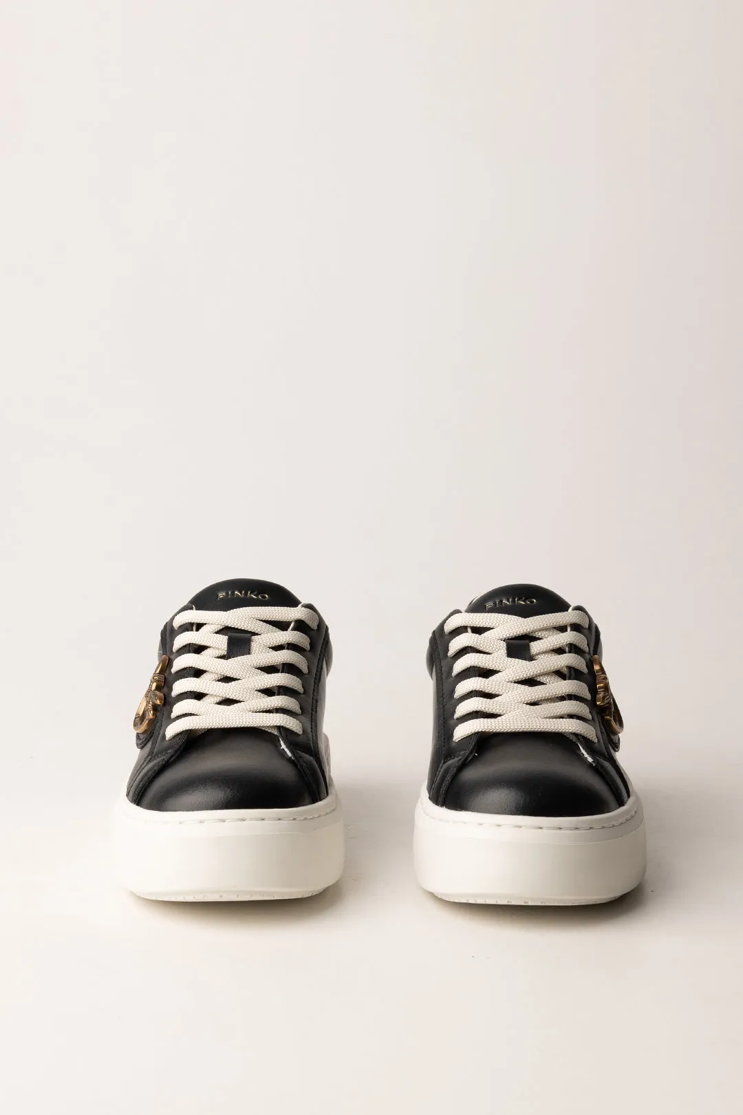 Sneakers con Dettagli Logo