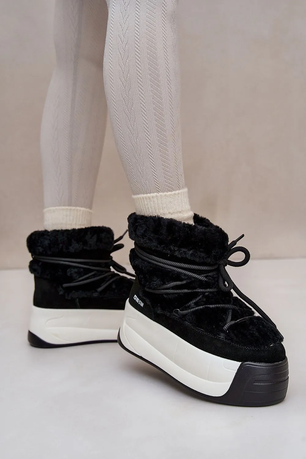 Snow boots