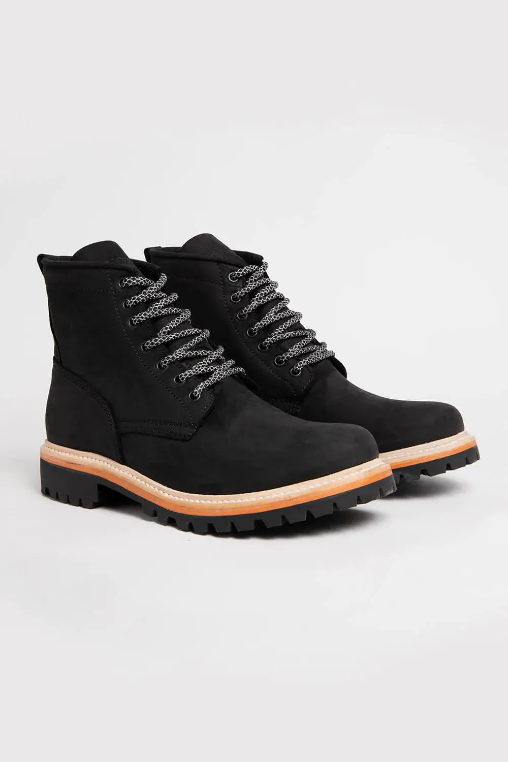 Tobacco Maverick Boots - Matte Black