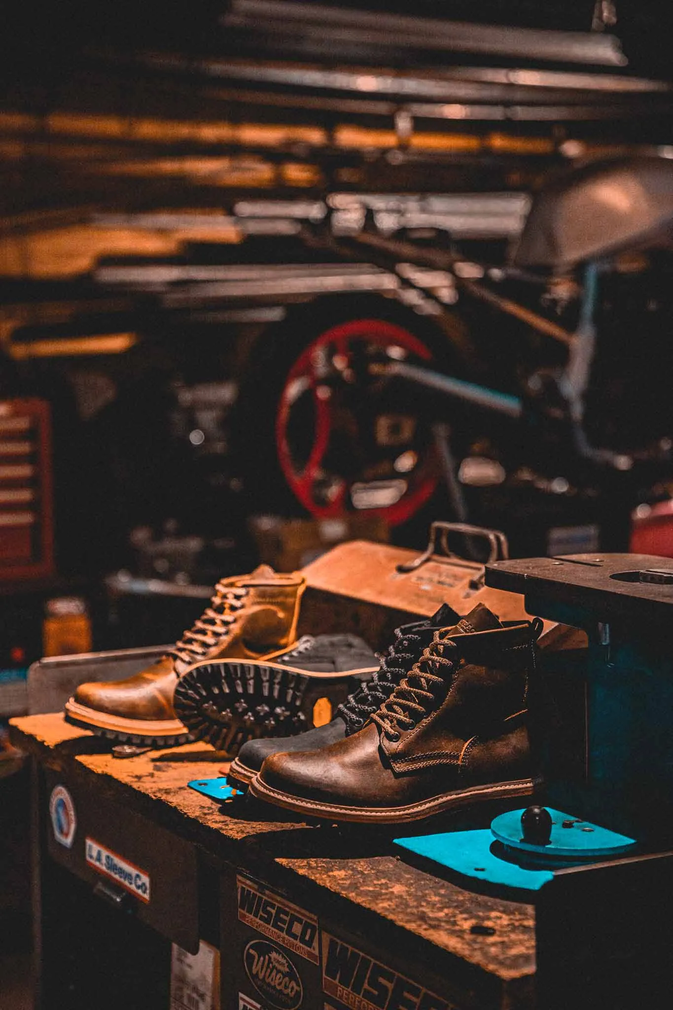 Tobacco Maverick Boots - Matte Black