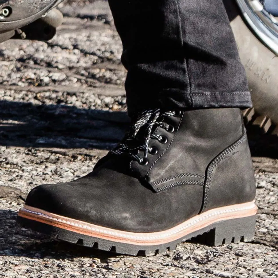 Tobacco Maverick Boots - Matte Black