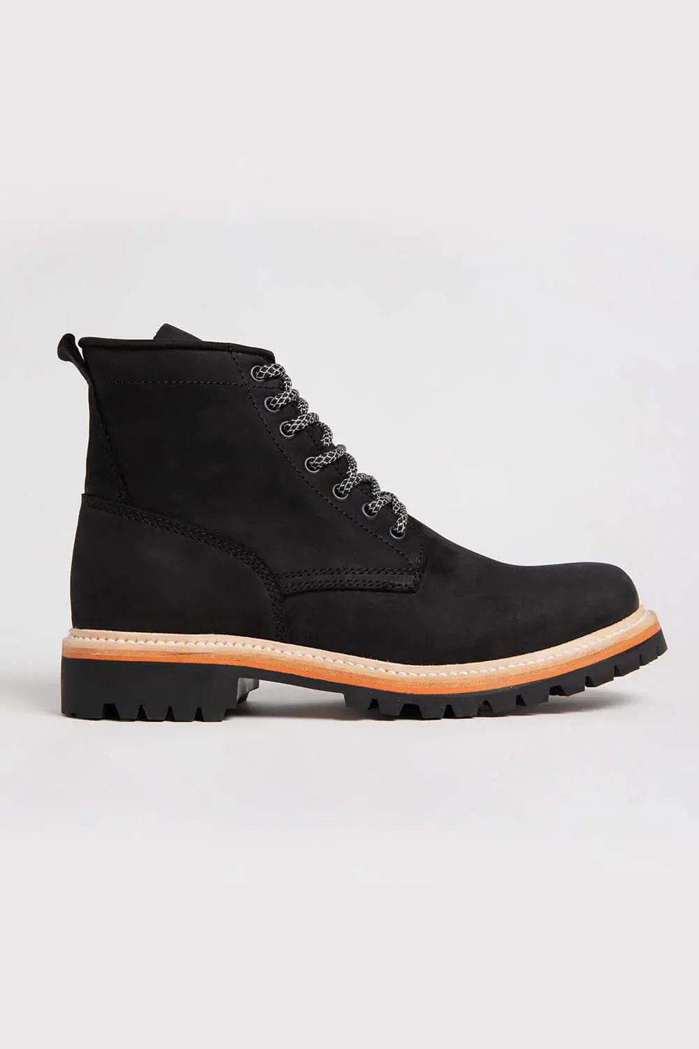 Tobacco Maverick Boots - Matte Black
