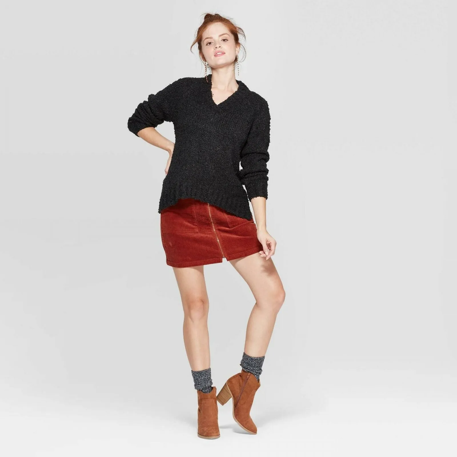 Universal Thread Women's Long Sleeve Pullover V-Neck Textured Boucle Sweater